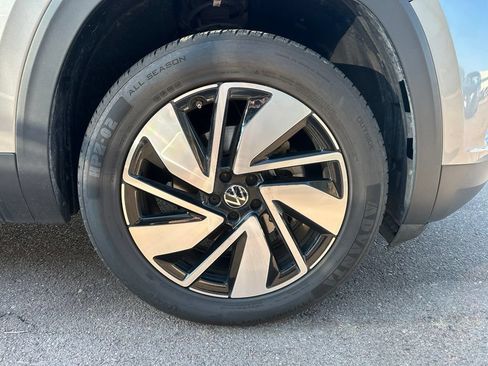 Used 2025 Volkswagen Atlas SE AWD/4WD image 41