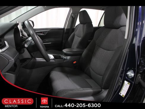 Certified 2025 Toyota RAV4 XLE AWD/4WD image 5