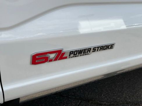 Used 2024 Ford F350 4x4 Crew Cab DRW Super Duty image 13