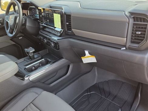 New 2026 Chevrolet Silverado 1500 ZR2 image 14
