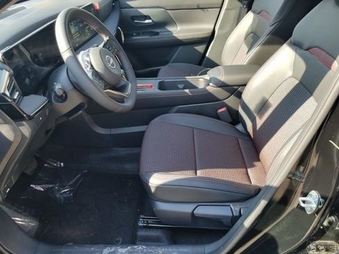 New 2025 Nissan Kicks SR image 9