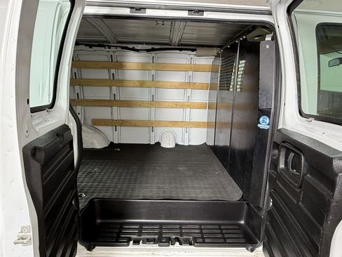 Used 2022 GMC Savana 2500 w/ Driver Convenience Package image 10