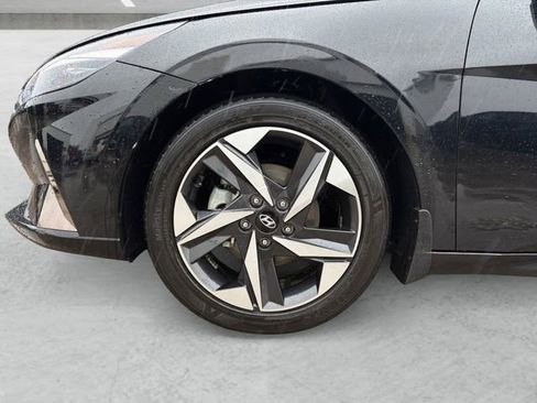 Used 2023 Hyundai Elantra Limited image 23