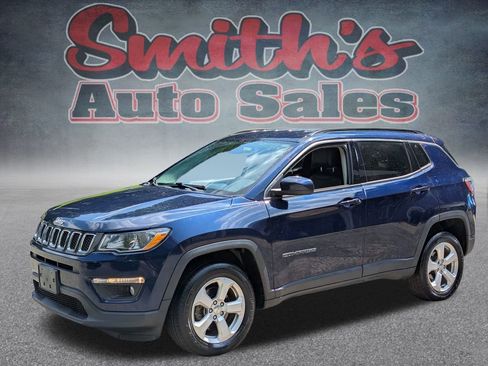 Used 2021 Jeep Compass Latitude image 3