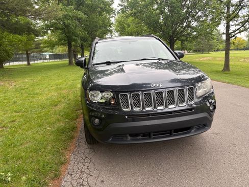 Used 2014 Jeep Compass Latitude w/ Sun/Sound Group AWD/4WD image 14