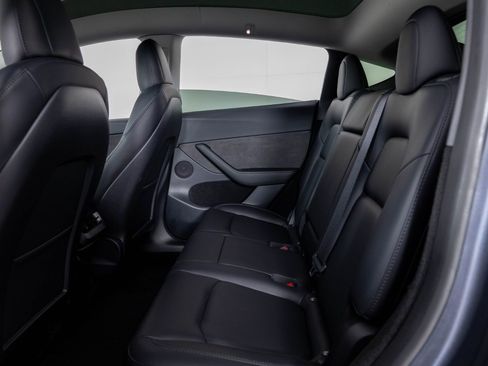 Used 2023 Tesla Model Y Long Range image 18