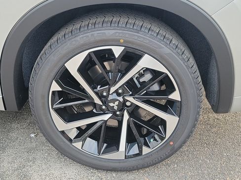 Used 2024 Mitsubishi Outlander SEL AWD/4WD image 4
