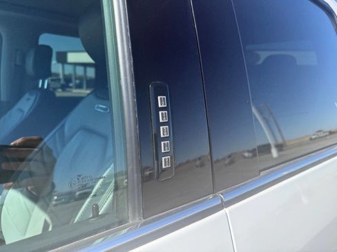 Used 2022 Ford F350 Limited image 17