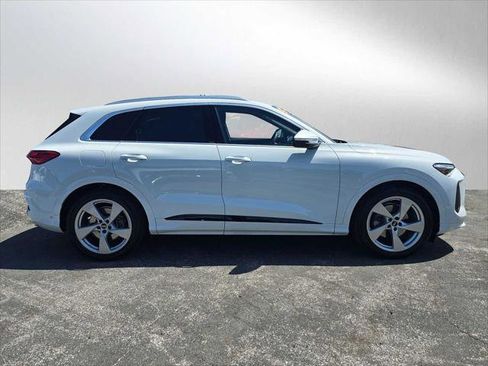 Used 2025 Audi Q5 Prestige AWD/4WD image 2