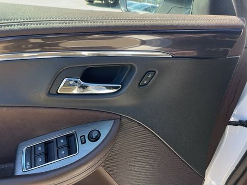 Used 2015 Chevrolet Impala LT w/ Convenience Package image 13