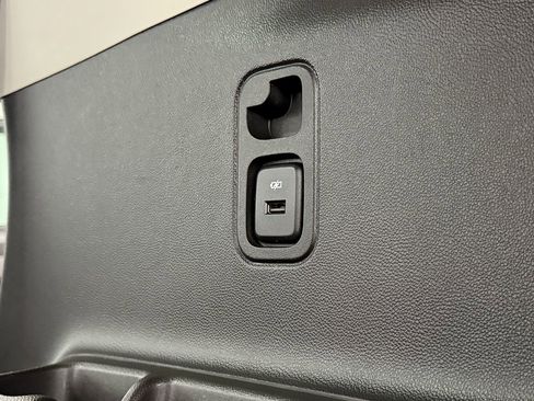 Used 2020 Chevrolet Traverse LT w/ Driver Confidence II Package image 31