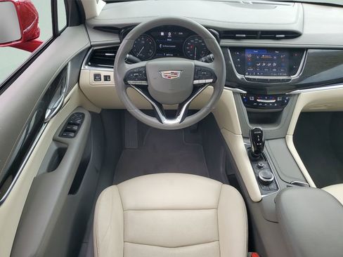 Used 2020 Cadillac XT6 Premium Luxury FWD image 11