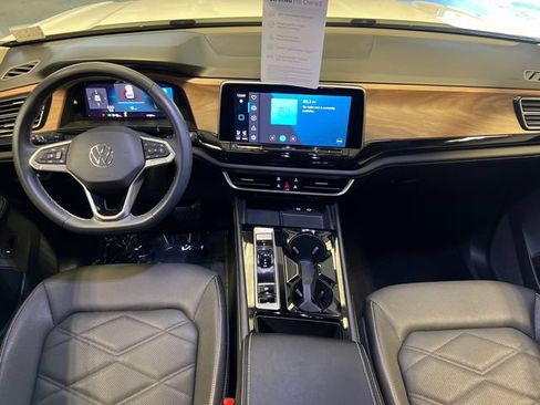 Certified 2024 Volkswagen Atlas SE FWD image 19