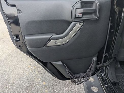 Used 2018 Jeep Wrangler Unlimited Sport S image 19