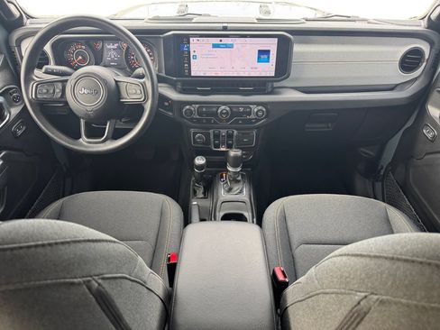 Used 2025 Jeep Gladiator Sport AWD/4WD image 10