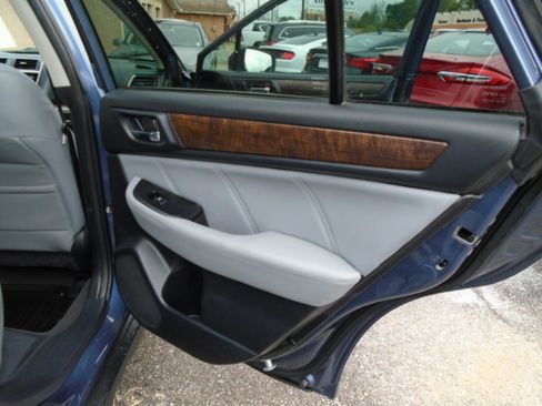 Used 2018 Subaru Outback 3.6R Limited AWD/4WD image 8