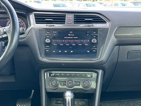 Used 2019 Volkswagen Tiguan SEL Premium image 28