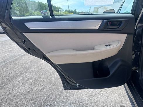 Used 2017 Subaru Outback 2.5i AWD/4WD image 10