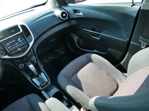 Used 2017 Chevrolet Sonic LT w/ Fun and Sun Package FWD image 11
