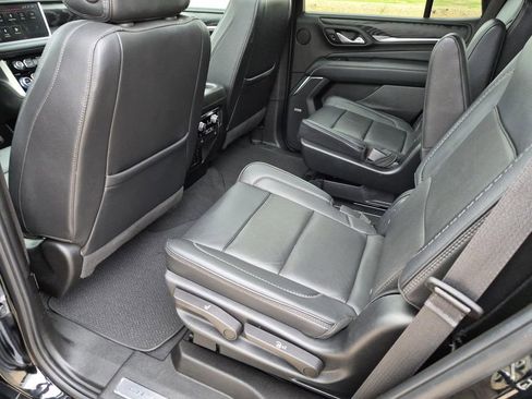Used 2023 GMC Yukon Denali RWD image 17