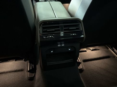 Used 2025 BMW 530i RWD image 32