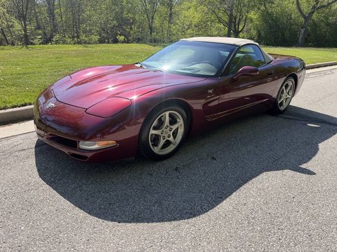Used 2003 Chevrolet Corvette Convertible w/ Preferred Equipment Group1 RWD image 1