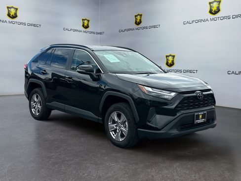 Used 2025 Toyota RAV4 XLE FWD image 7