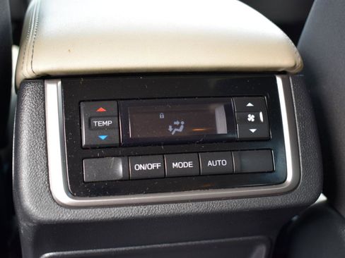 Used 2024 Subaru Ascent Premium w/ Convenience Package AWD/4WD image 38