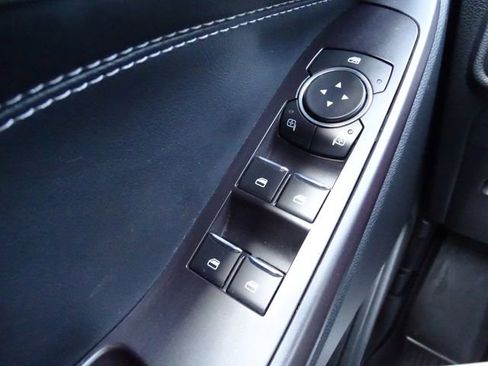 Used 2020 Ford Explorer XLT w/ Equipment Group 202A RWD image 18