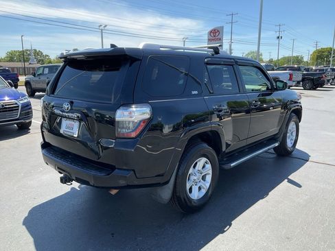 Used 2018 Toyota 4Runner SR5 image 19