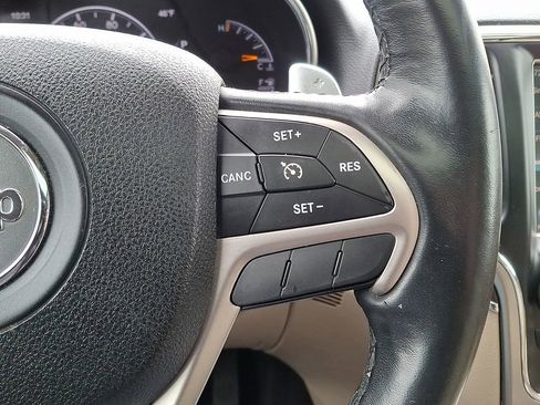 Used 2016 Jeep Grand Cherokee Limited w/ Luxury Group II image 22