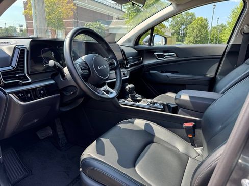 Used 2024 Kia Sportage EX FWD image 12