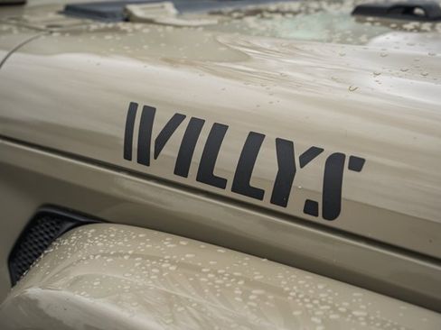 Used 2022 Jeep Gladiator Willys image 18