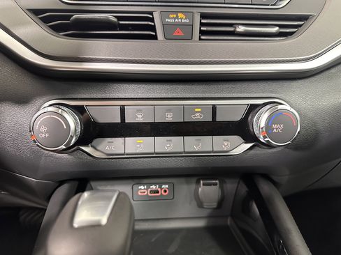 New 2025 Nissan Altima 2.5 SR image 23