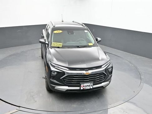 Used 2024 Chevrolet TrailBlazer LT w/ LT Cold Weather Package AWD/4WD image 36