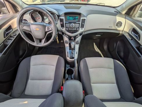 Used 2014 Chevrolet Cruze LS image 24