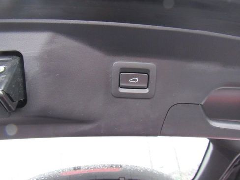 Used 2023 MAZDA CX-9 Touring image 39