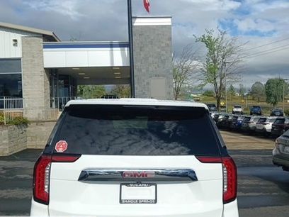 Used 2022 GMC Yukon XL SLT w/ SLT Luxury Package