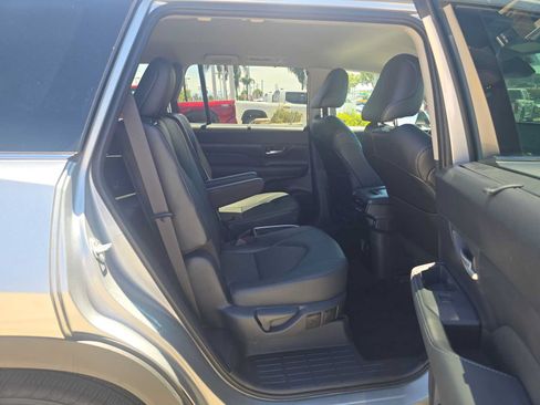 Certified 2026 Toyota Grand Highlander FWD image 12