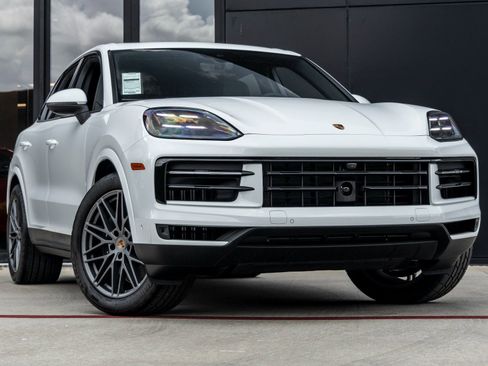 Certified 2025 Porsche Cayenne image 6