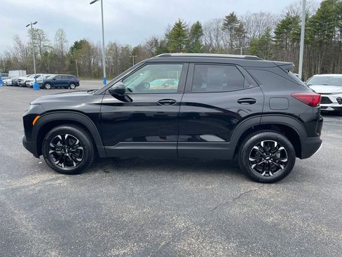 Used 2023 Chevrolet TrailBlazer LT w/ Convenience Package FWD image 3