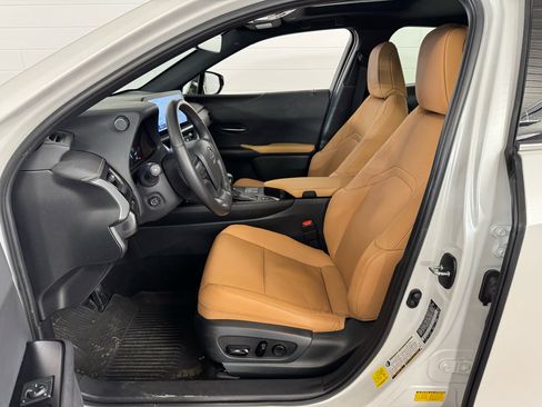 Used 2023 Lexus UX 250h Premium AWD image 12