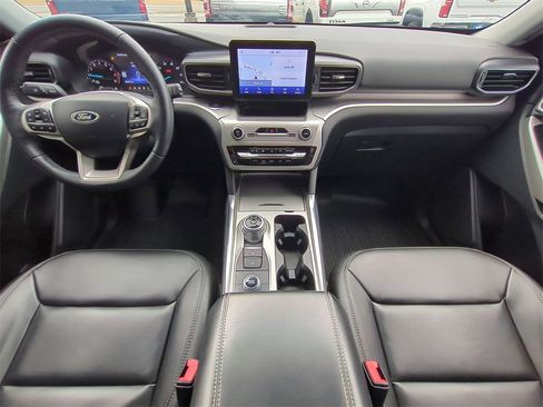 Certified 2022 Ford Explorer XLT w/ Equipment Group 202A image 14