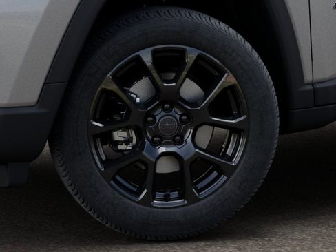 New 2026 Jeep Compass Latitude AWD/4WD image 25