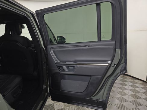Used 2022 Rivian R1S Launch Edition image 19
