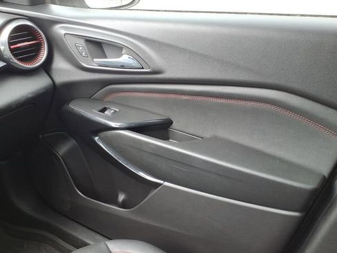 Used 2025 Chevrolet Trax RS w/ Driver Confidence Package FWD image 22