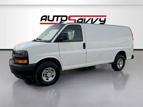 Used 2024 Chevrolet Express 2500 w/ Driver Convenience Package image 3