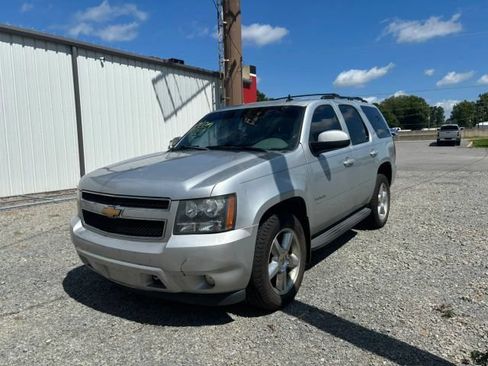 Used 2012 Chevrolet Tahoe LT w/ Luxury Package RWD image 2