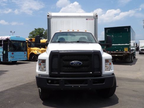 Used 2016 Ford F750 2WD Regular Cab Super Duty image 5