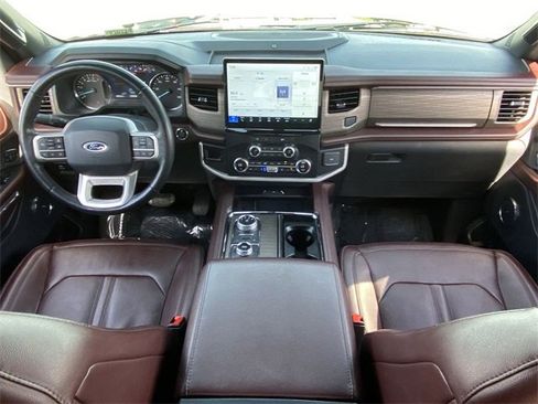 Used 2024 Ford Expedition Limited image 16